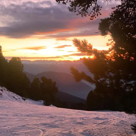 Sunny Slopes 209 *